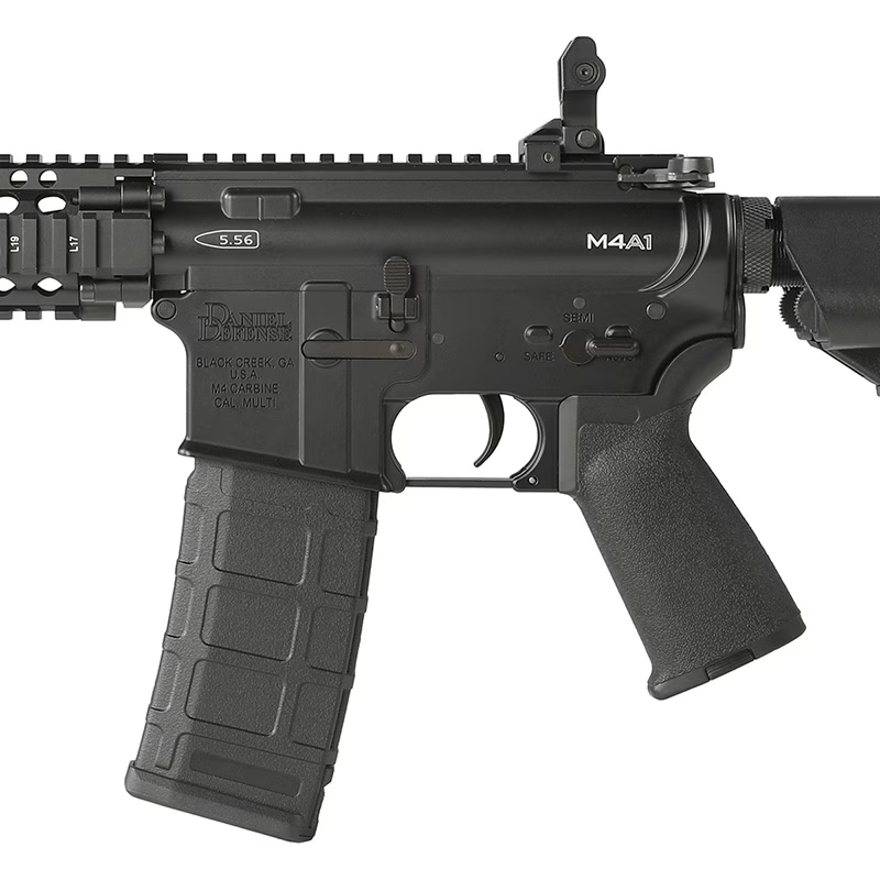 CYMA Plus Daniel Defense M4A1 BK