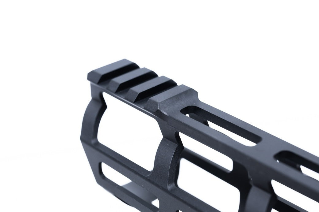 C.A.T. Versatile M-LOK ハンドガード